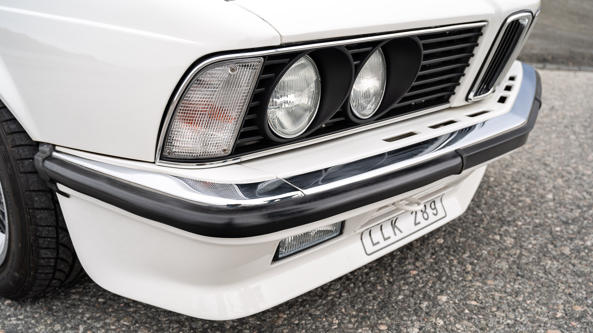 Exterior image of 1983 BMW 635 CSi