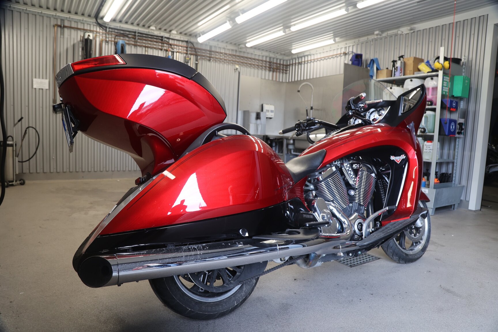 Exterior image of 2015 Victory Vision