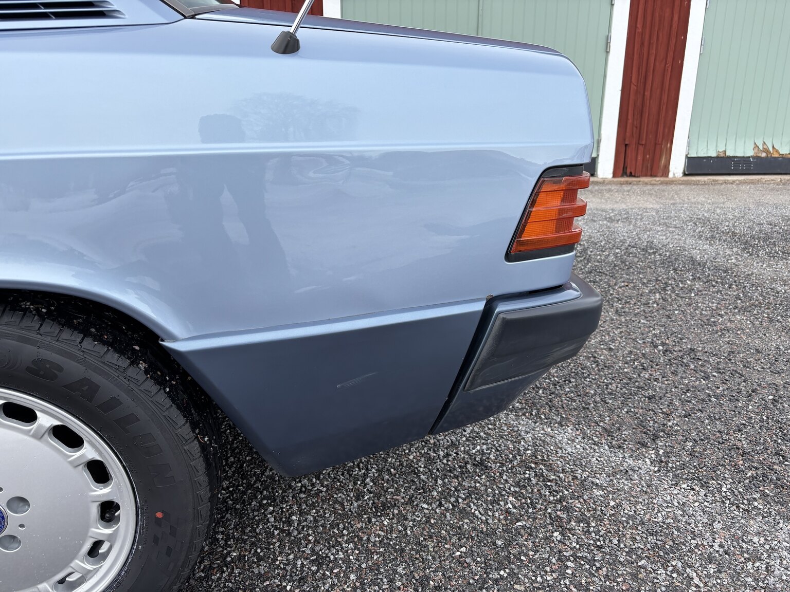 Exteriörbild på 1992 Mercedes-Benz 190 D