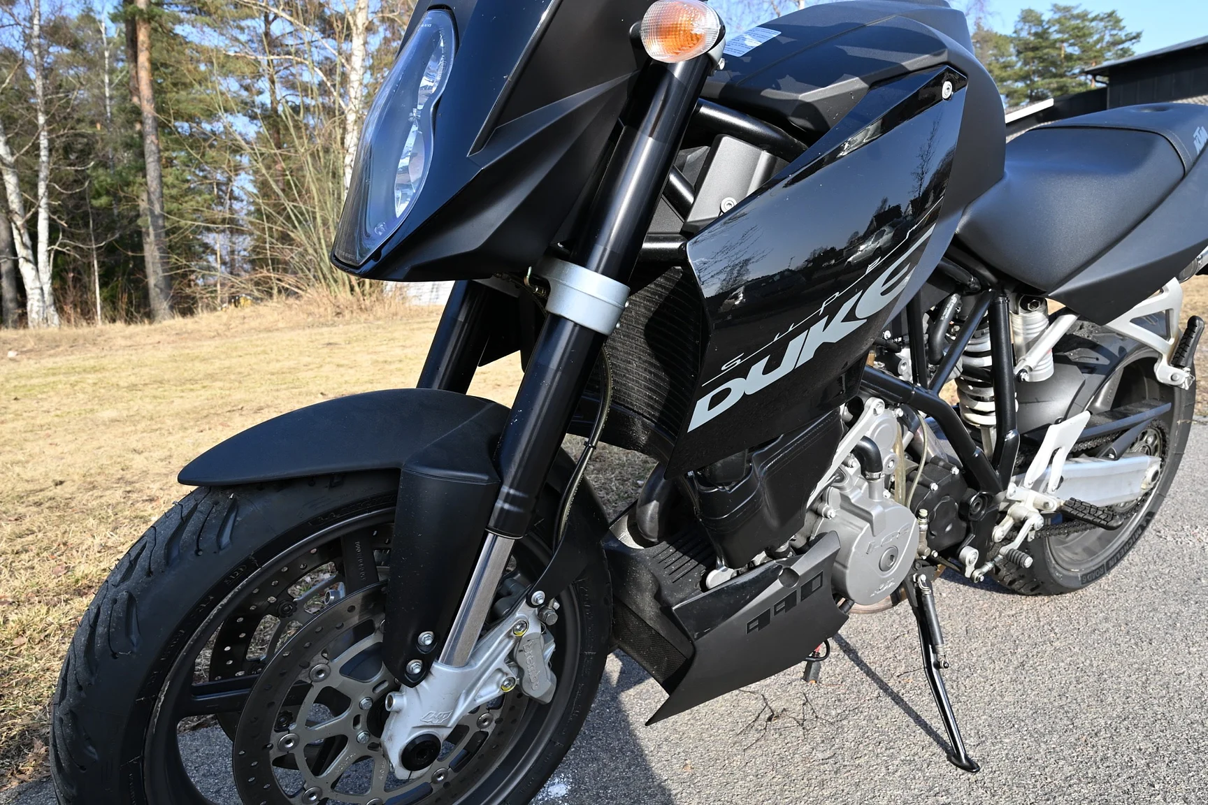 Exteriörbild på 2005 KTM 990 Super Duke (14)