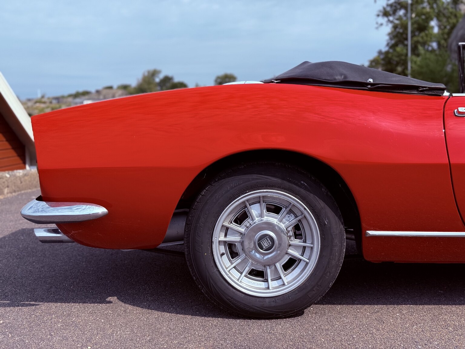 Exterior image of 1968 Fiat Dino Spider