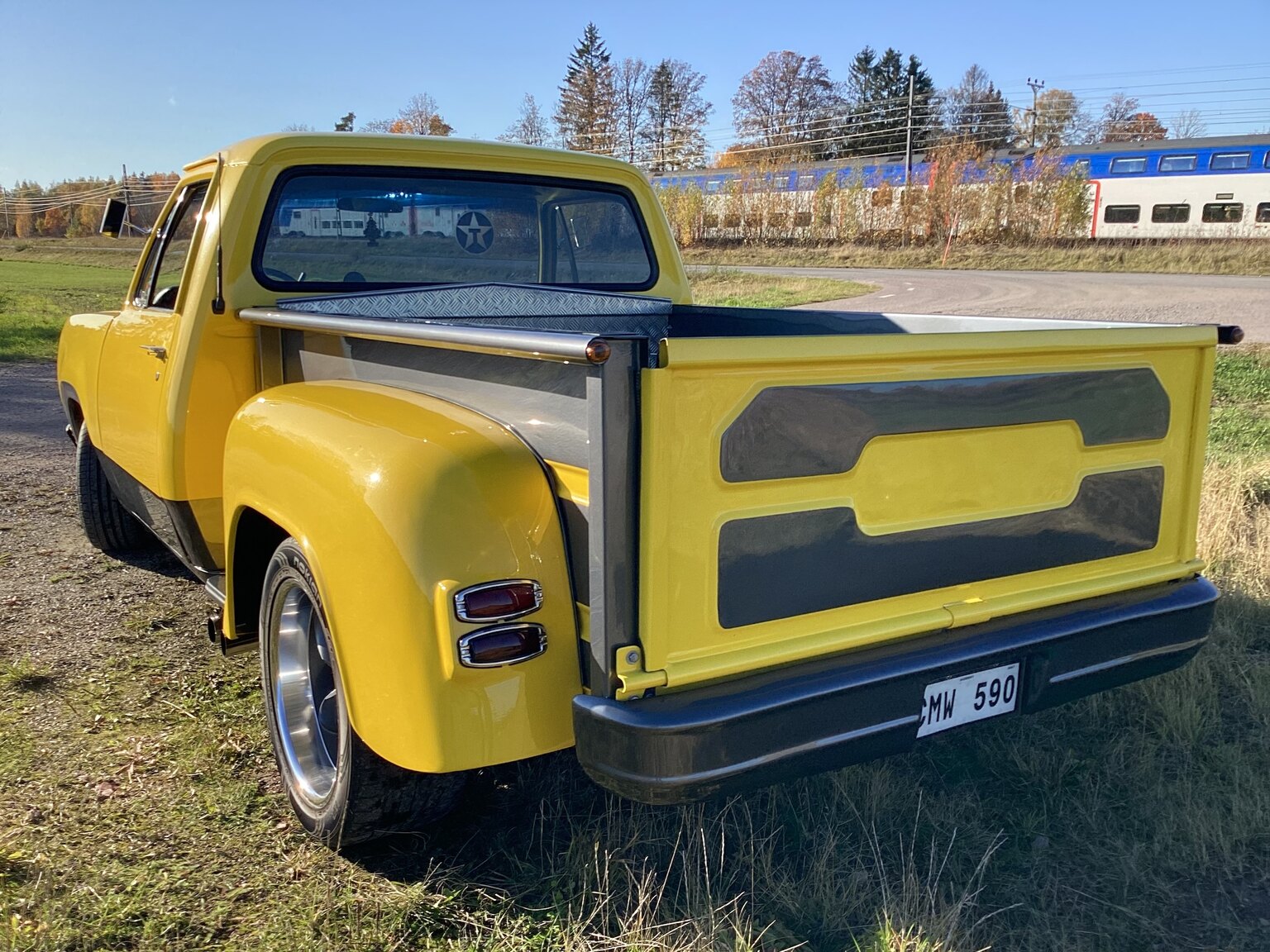 Exterior image of 1971 Dodge D100