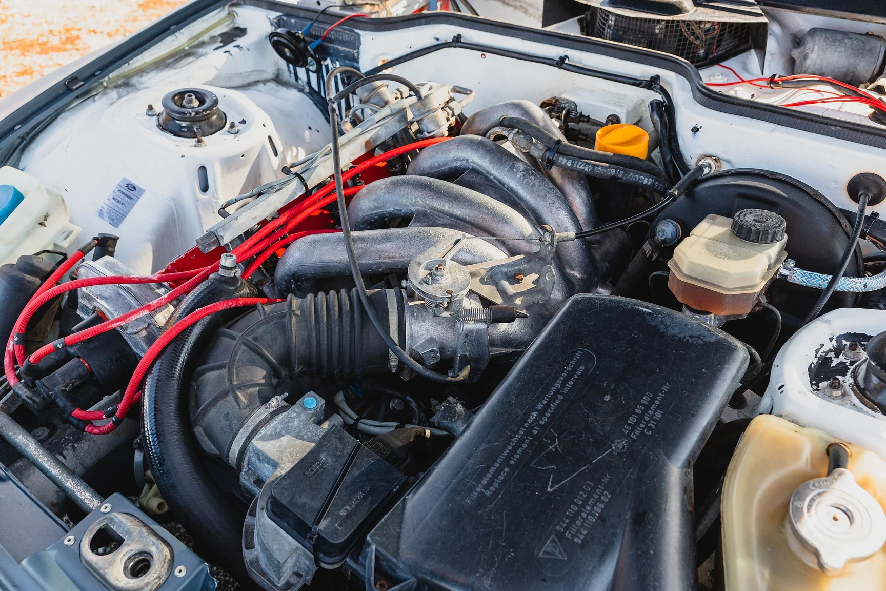 Image of 1982 Porsche 944 Trackday mechanics (4)