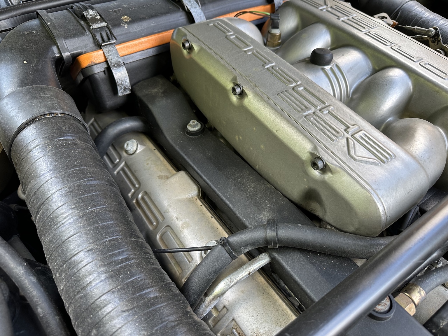 Image of 1994 Porsche 928 GTS mechanics