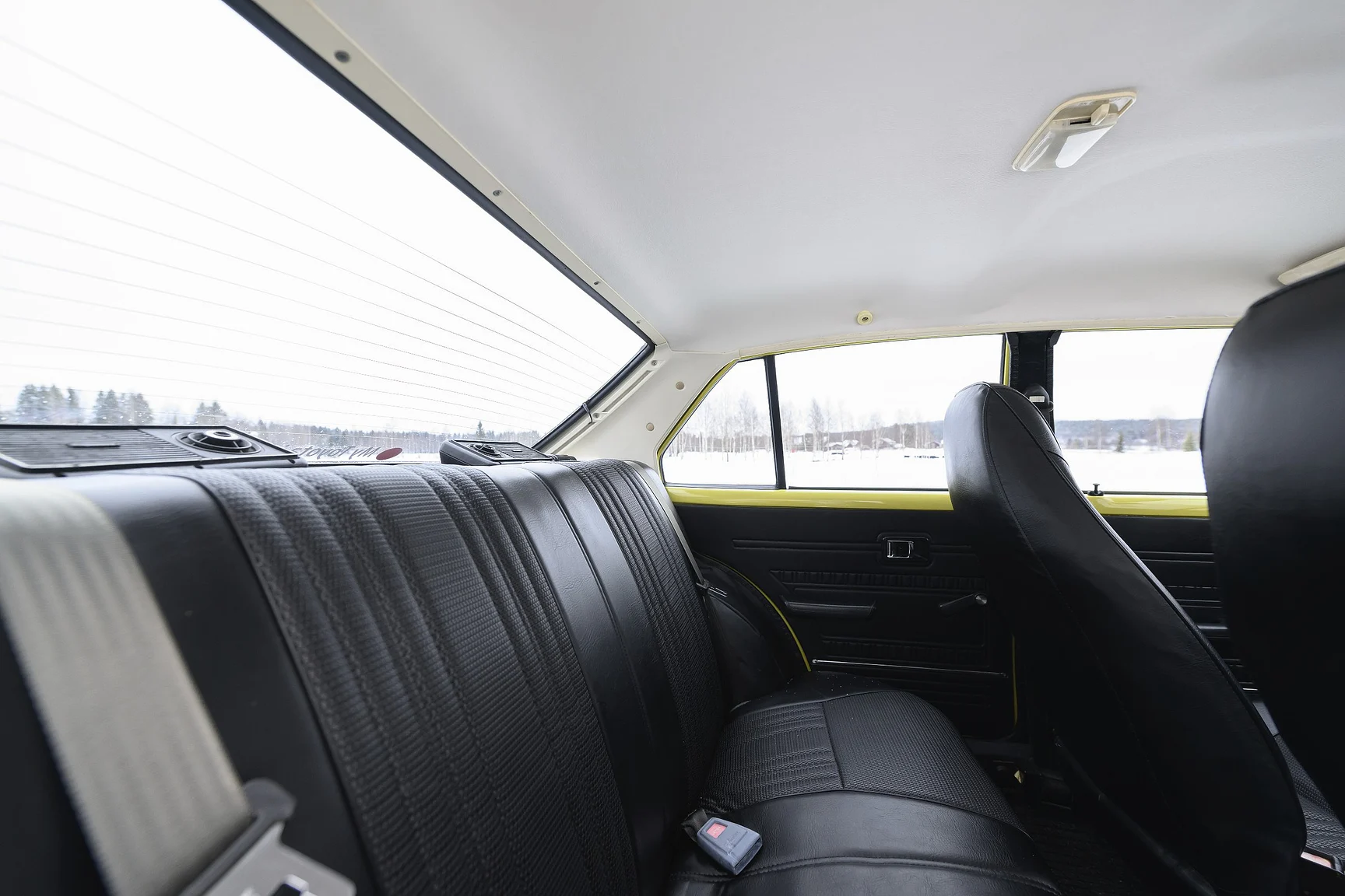 Interiörbild 1975 Toyota Corolla KE30 (17)