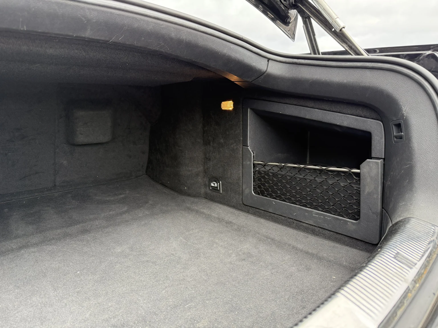 Interior image of 2013 Volkswagen Phaeton 3.0 TDI (92)