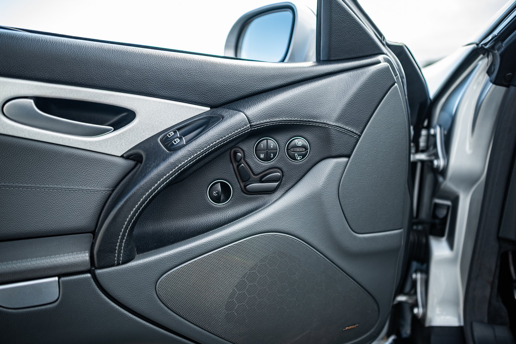 Interior image of 2002 Mercedes SL 55 AMG
