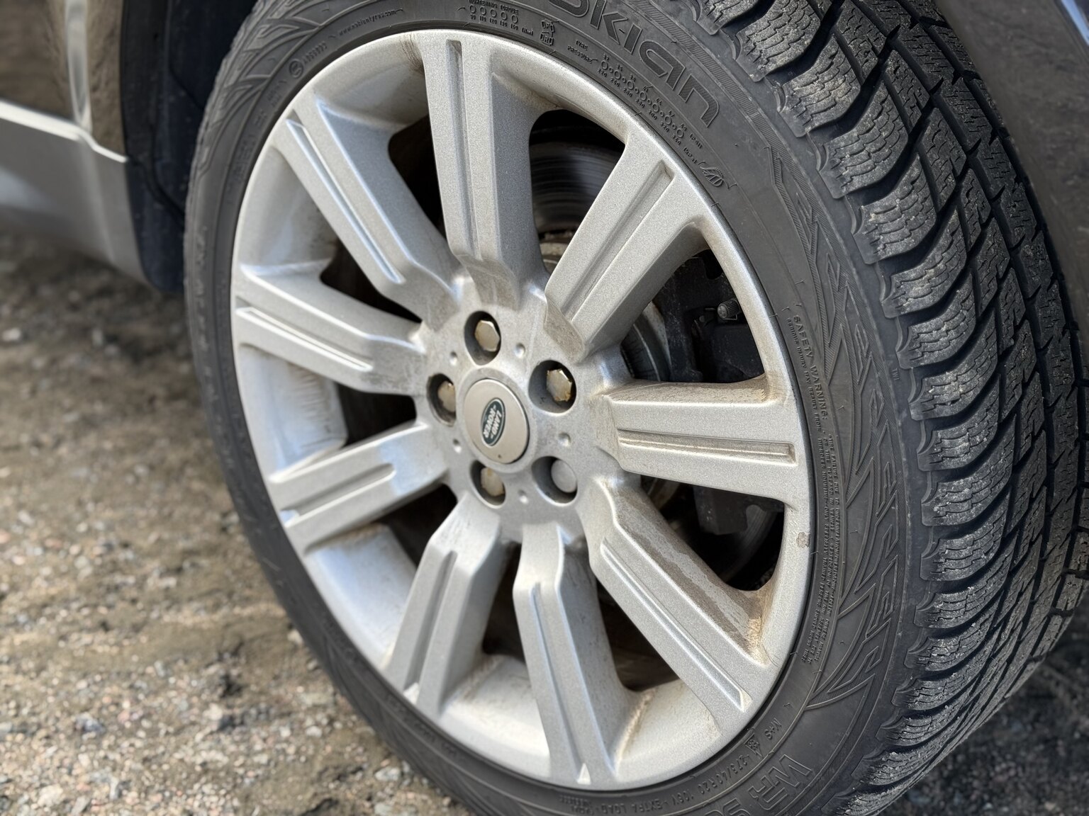 Exteriörbild på 2012 Land Rover Range Rover Sport V8