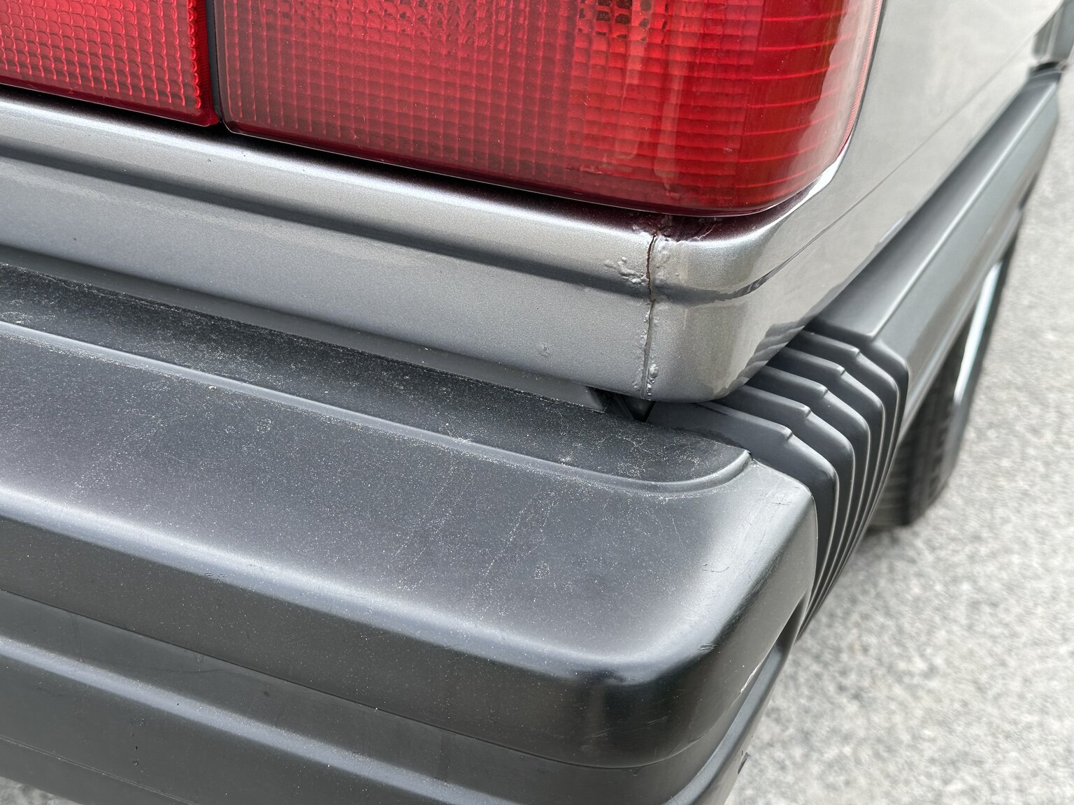 Exterior image of 1988 Volvo 740 Turbo