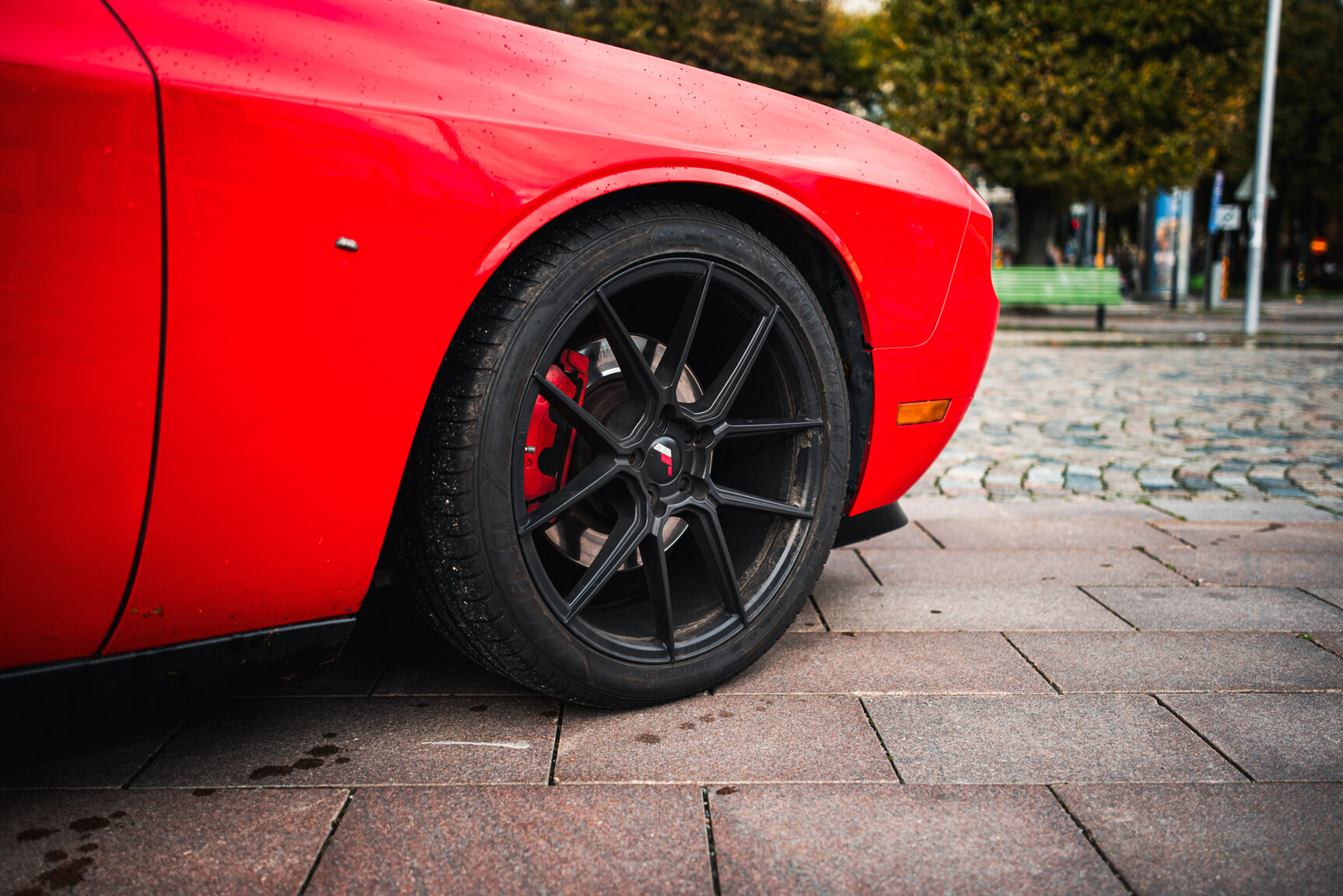 Exterior image of 2010 Dodge Challenger 5.7 V8 HEMI Manuell