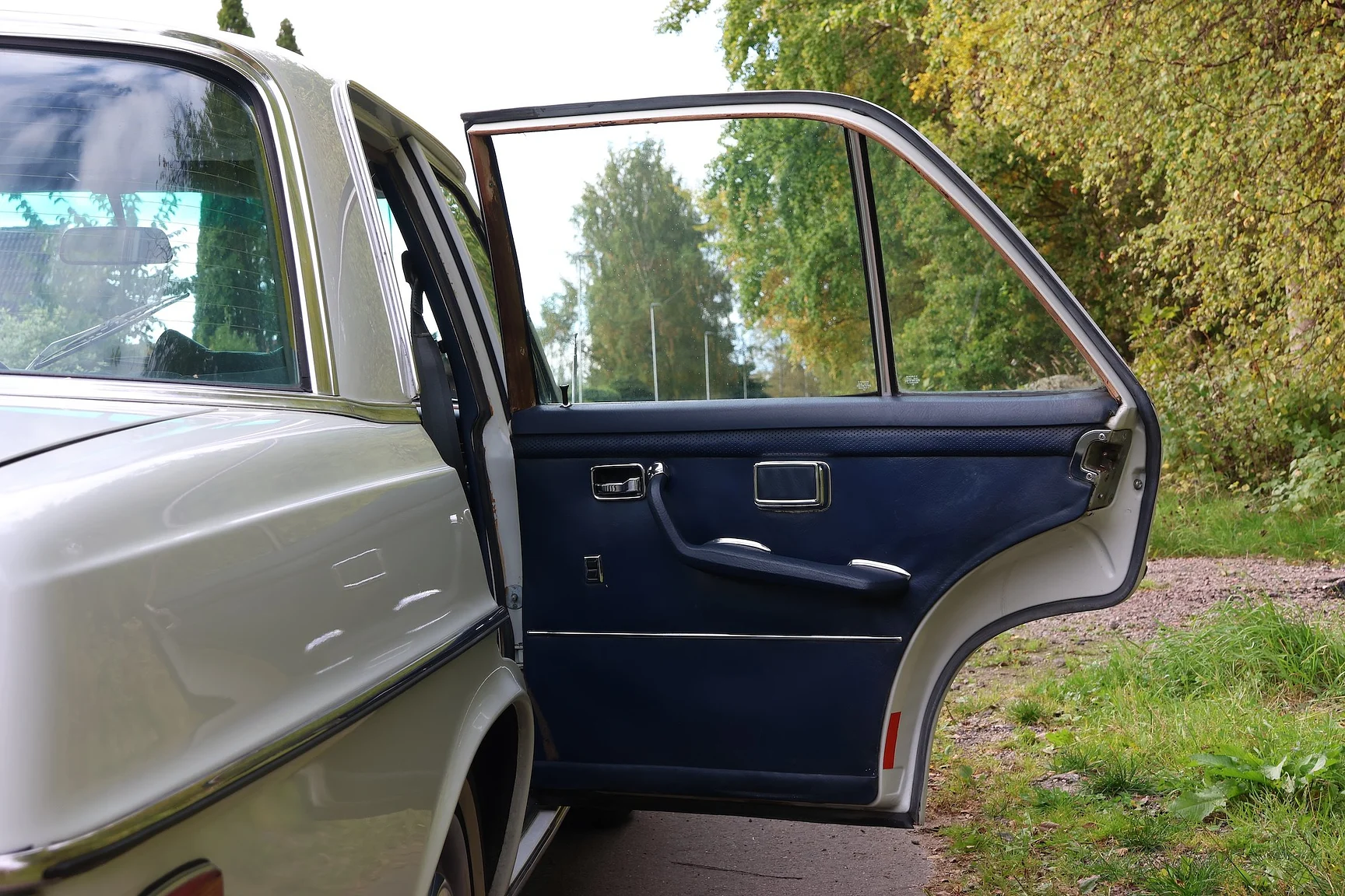 Interior image of 1972 Mercedes-Benz 280 SE 4.5  (34)