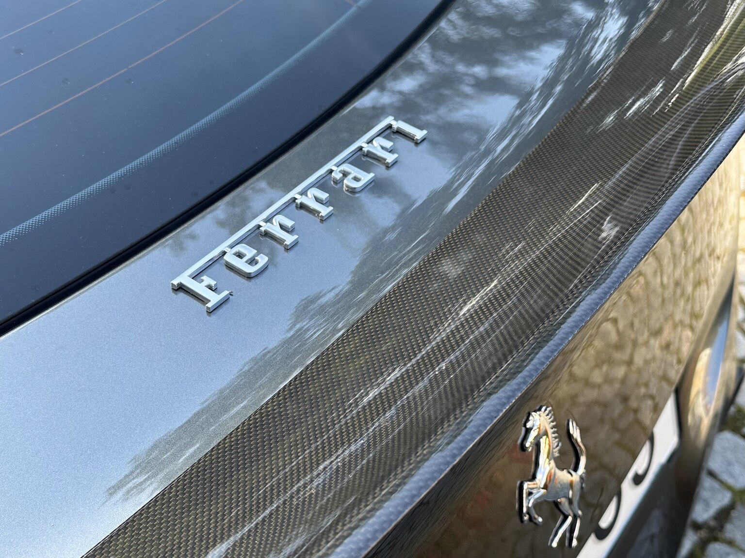 Exteriörbild på 2013 Ferrari F12 Berlinetta
