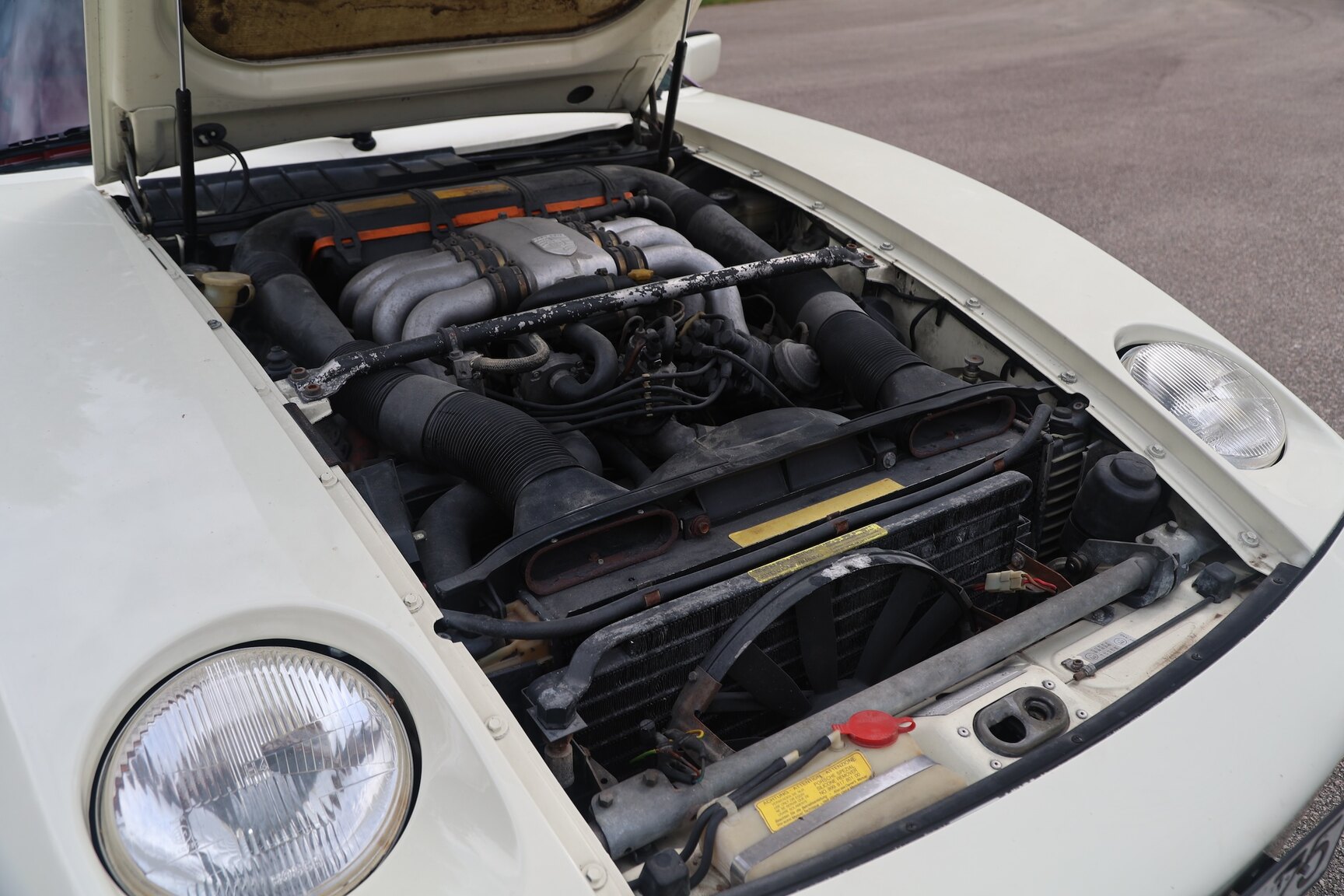 Image of 1981 Porsche 928 S mechanics