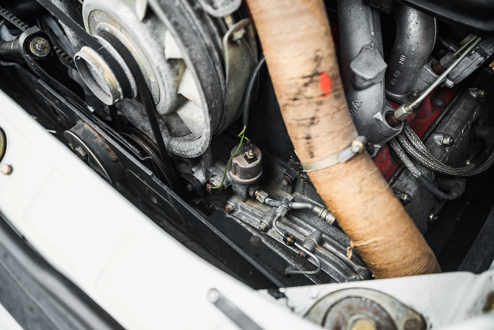 Image of 1983 Porsche 911 SC mechanics (21)