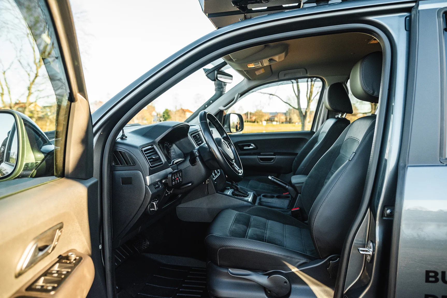 Interior image of 2020 Northea Camper Expedition Volkswagen Amarok (6)
