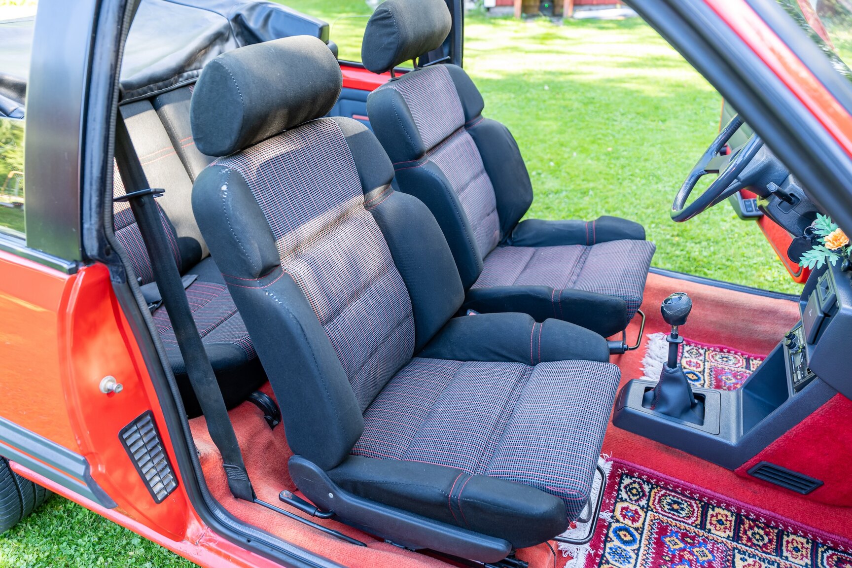 Innenraumfoto von 1987 Peugeot 205 CTI 1.6 (4)