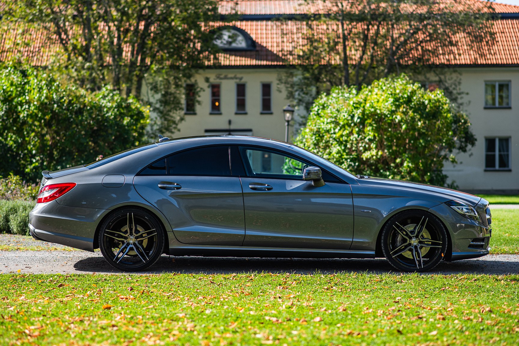 Exterior image of 2011 Mercedes-Benz CLS 500