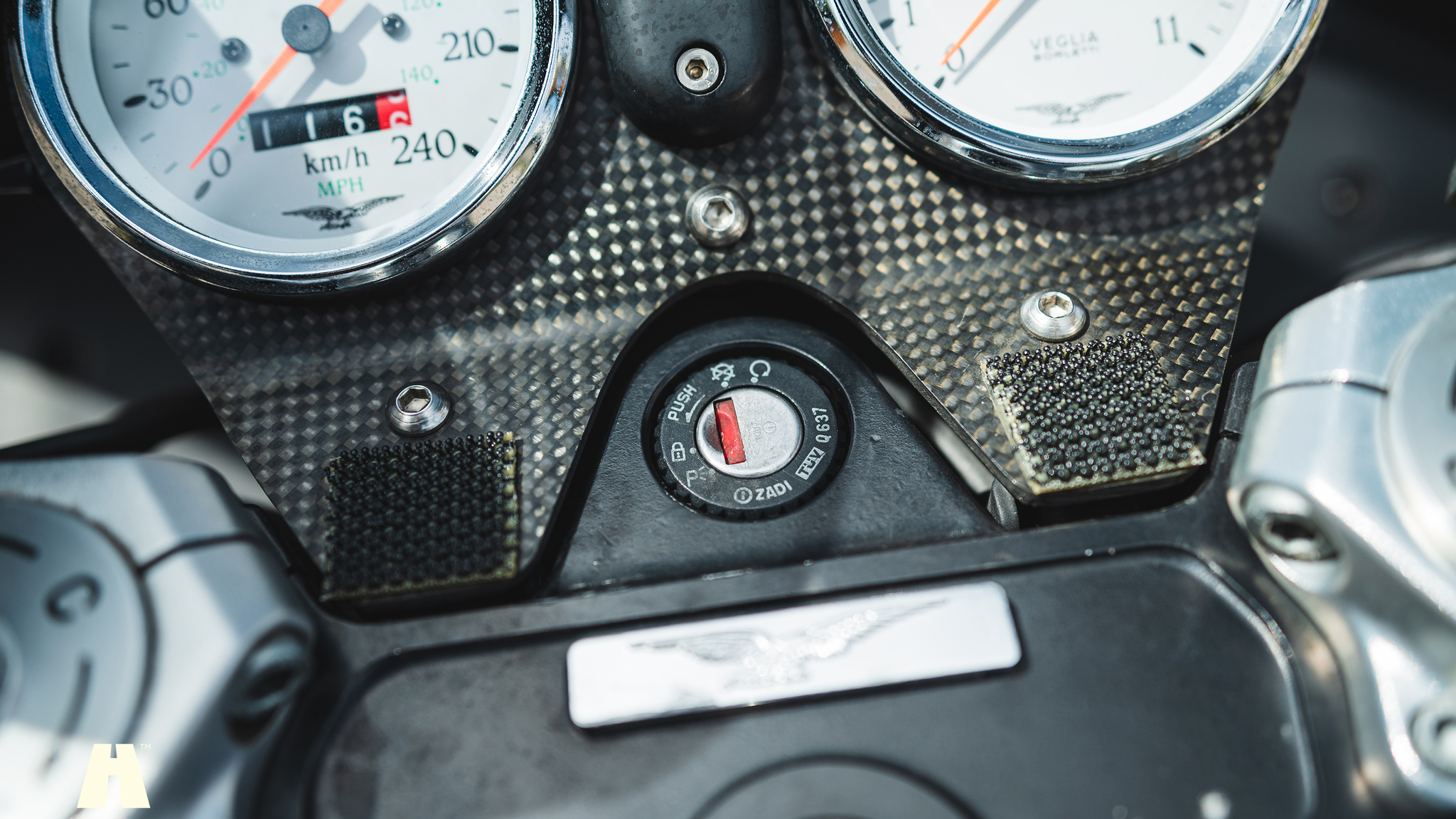 Aussenfoto 2002 Moto Guzzi V11 Le Mans (72)