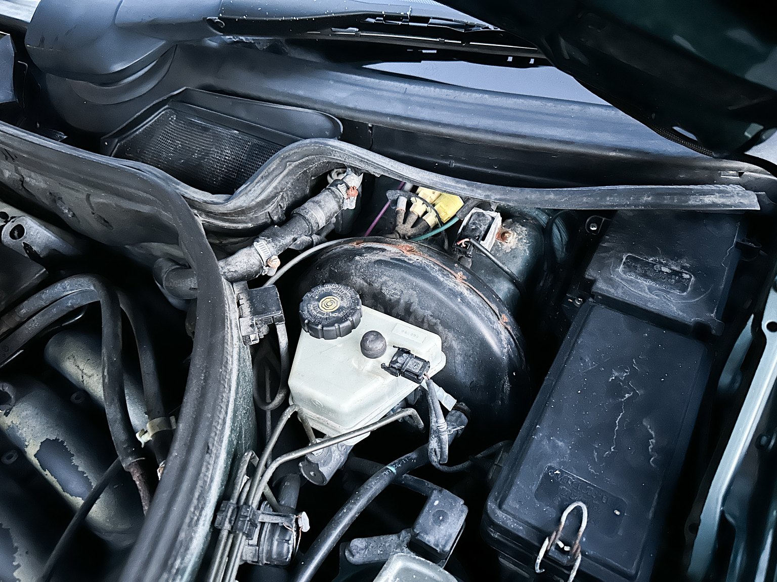 Image of 1996 MERCEDES-BENZ E 320 T mechanics