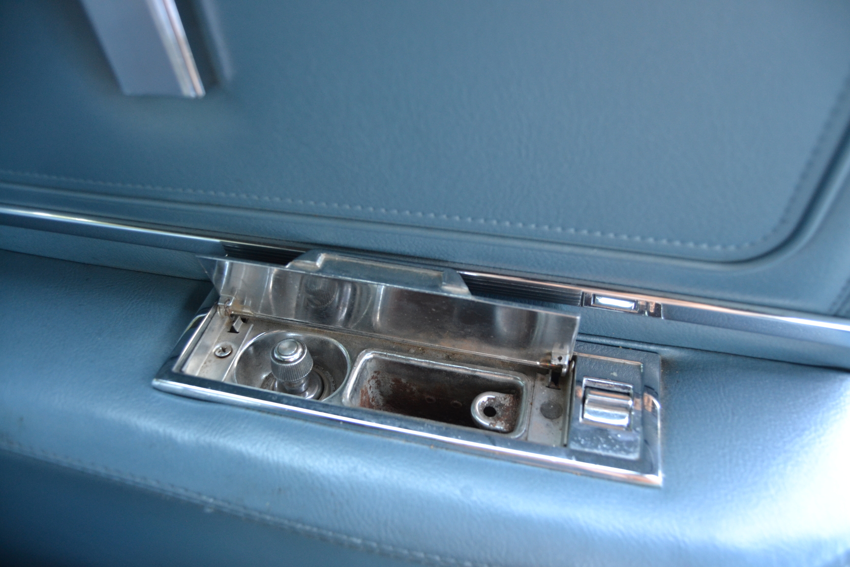 Innenraumfoto von 1970 Oldsmobile Ninety eight Convertible (64)