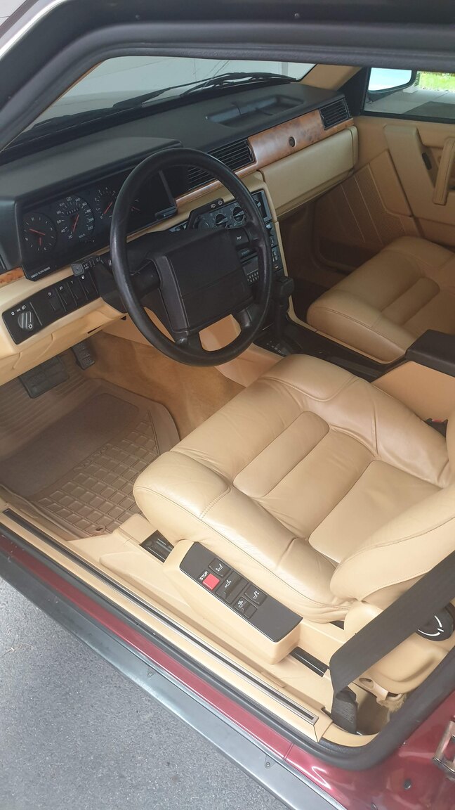 Interior image of 1990 Volvo 780 Bertone