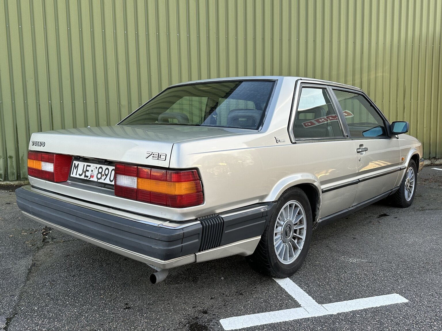 Exteriörbild på 1987 Volvo 780 Bertone