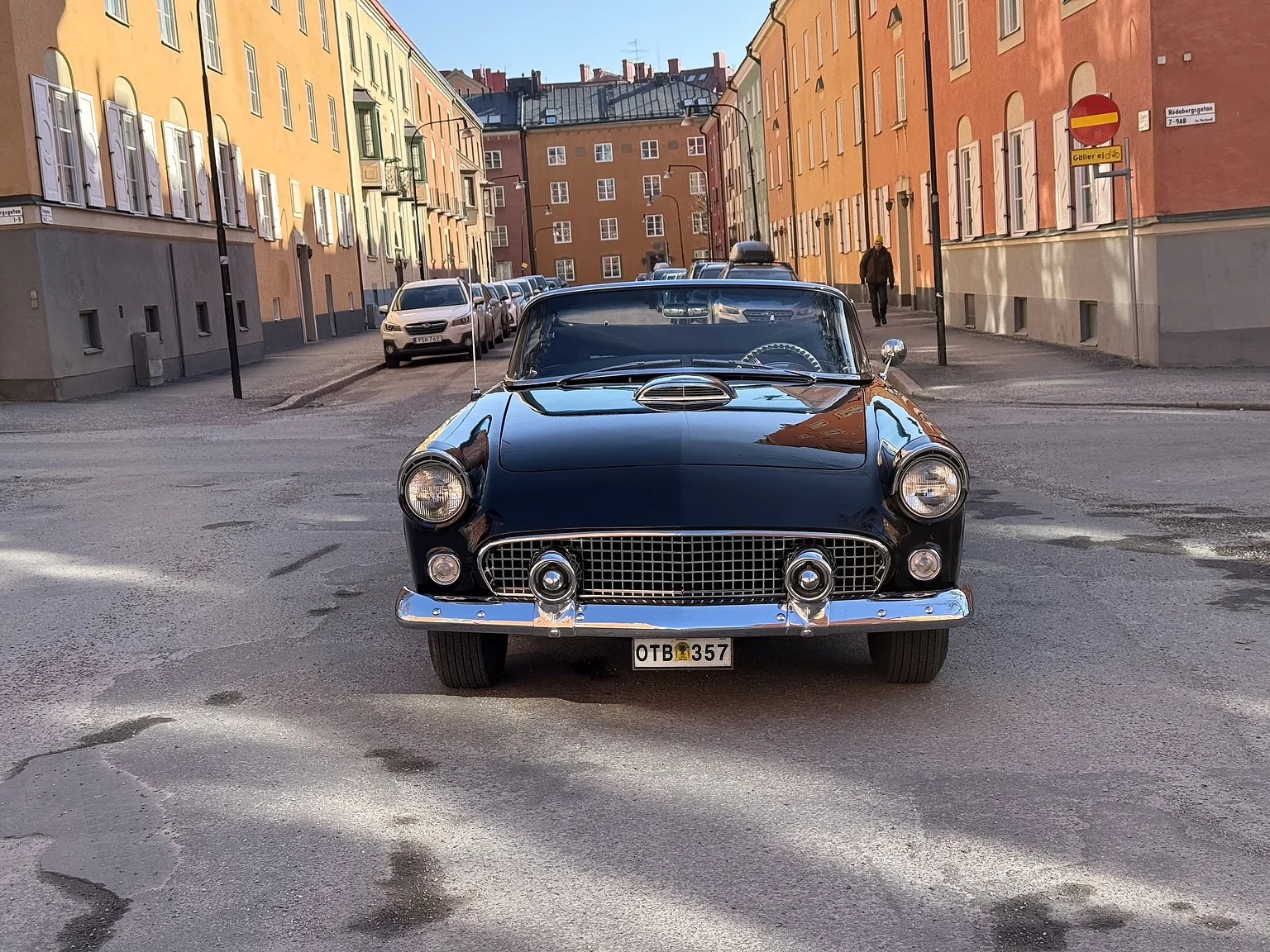 Exterior image of 1955 Ford Thunderbird (2)