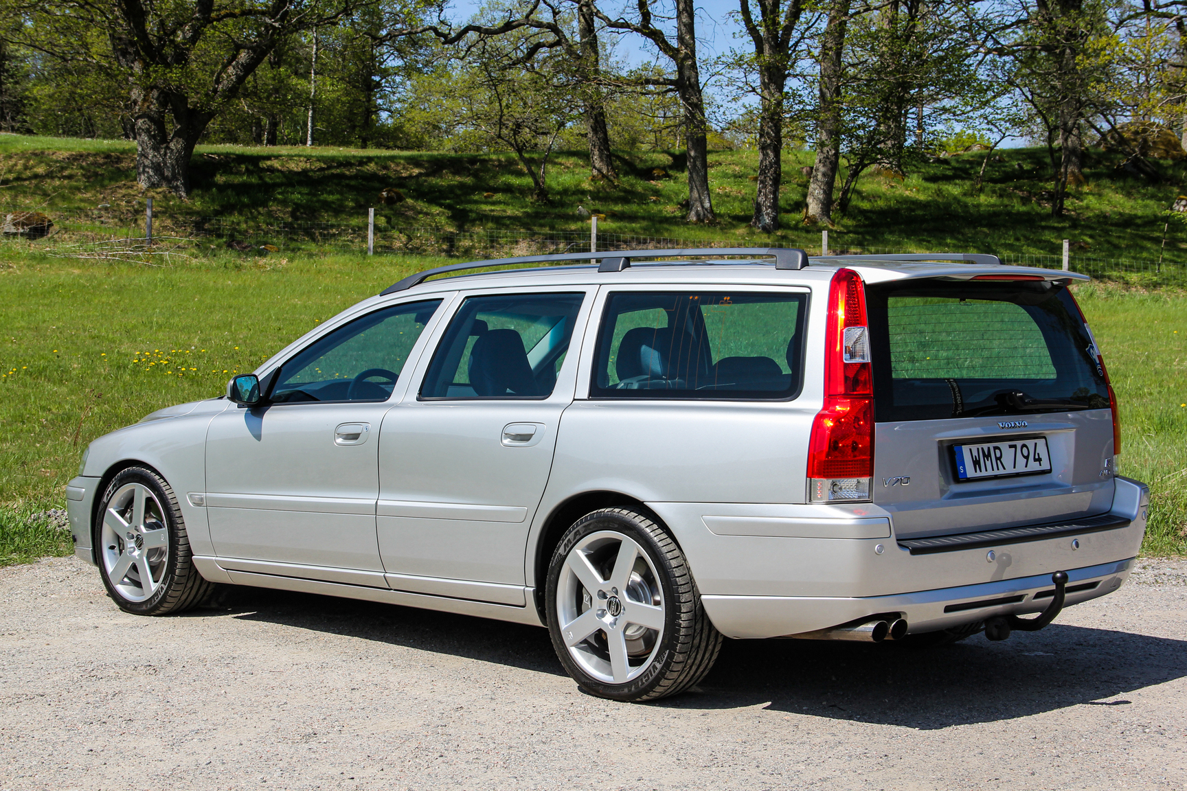 Exteriörbild på 2005 Volvo V70 R AWD (8)