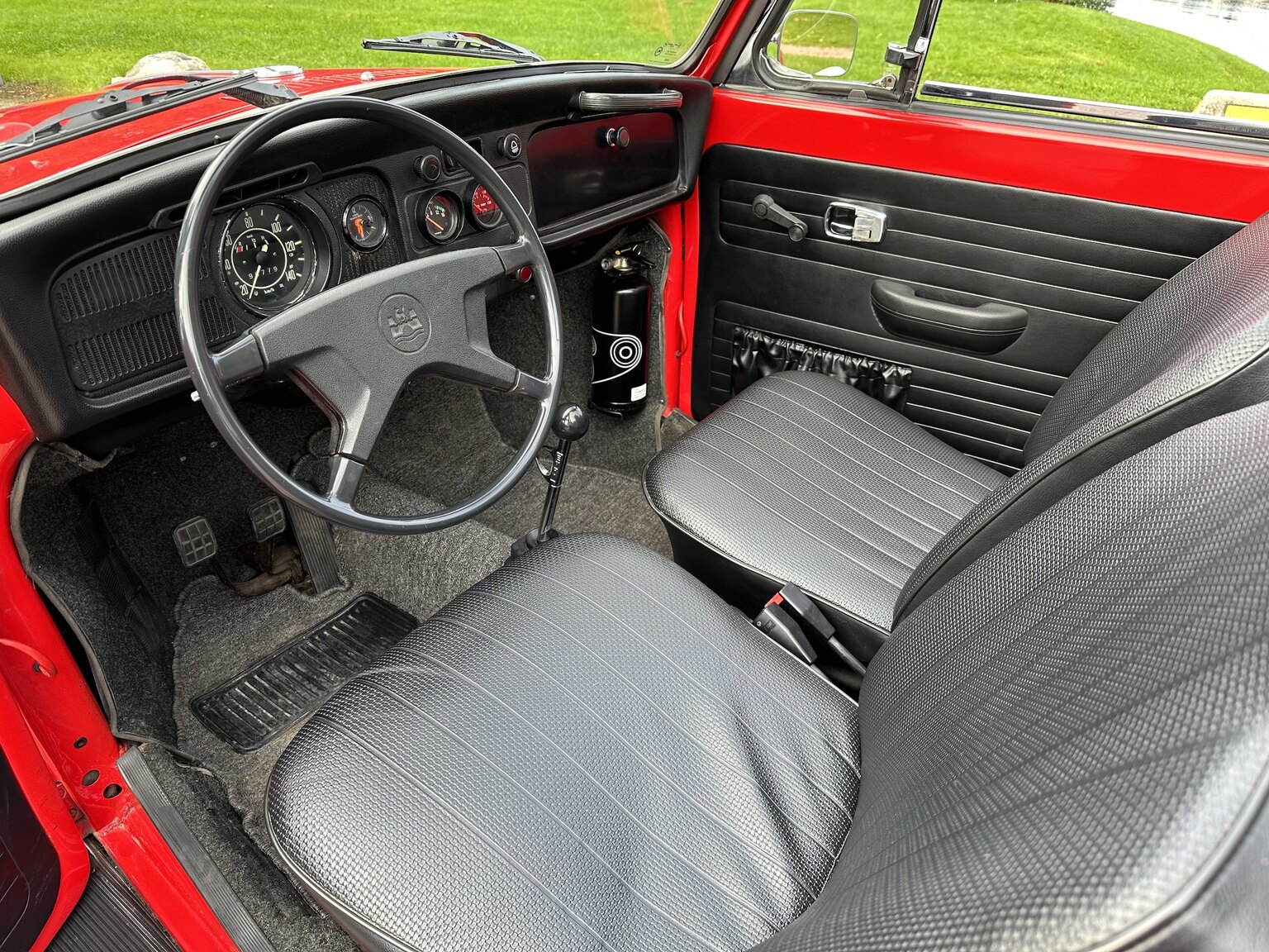 Interior image of 1971 Volkswagen beetle 1302 cabriolet