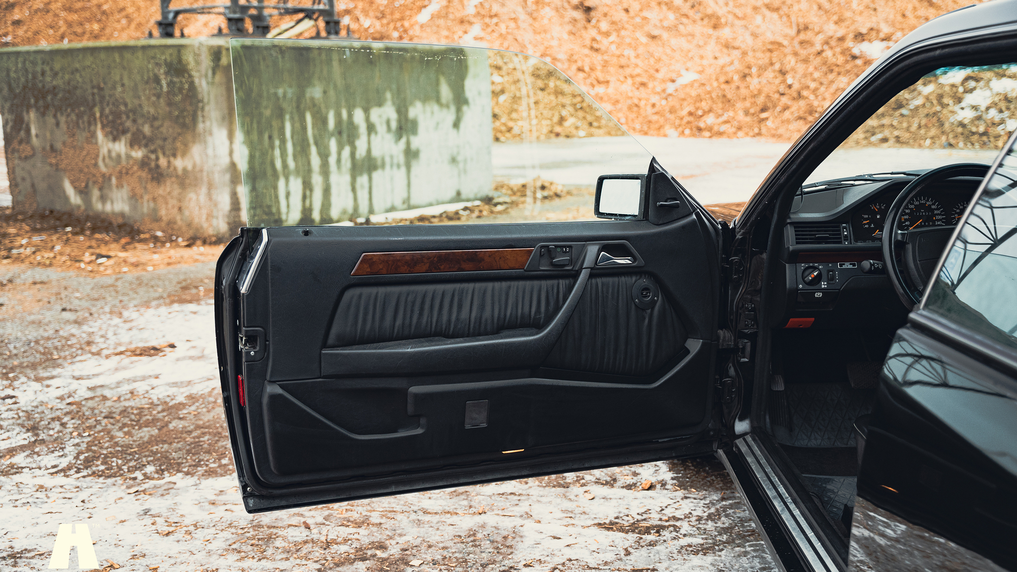 Interior image of 1990 Mercedes 300 CE-24