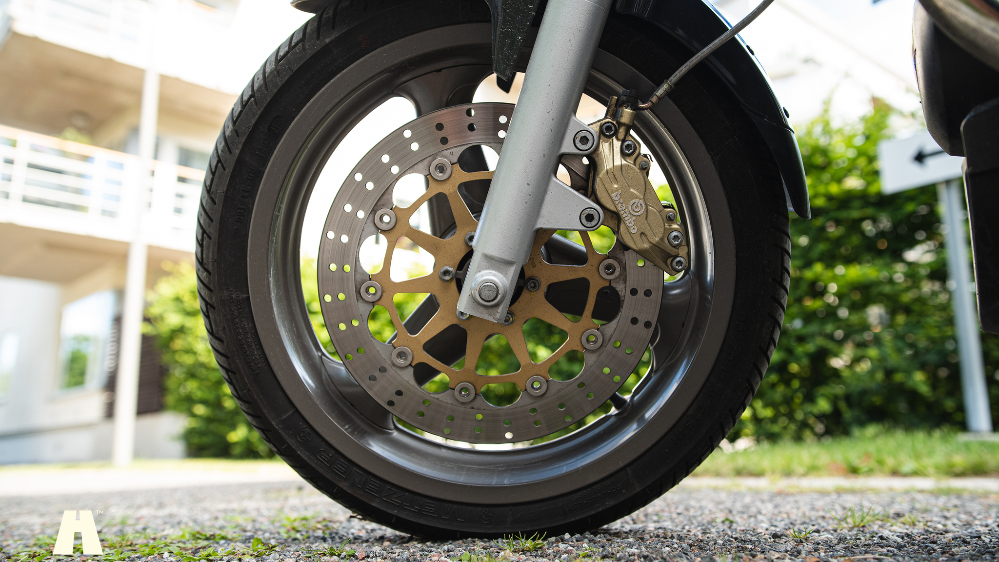 Aussenfoto 2005 Moto Guzzi Breva 750i