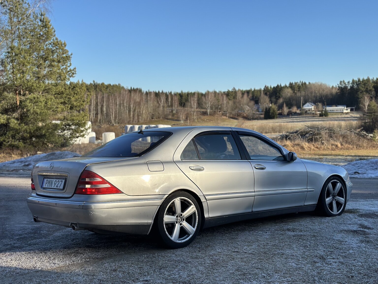 Exterior image of 1999 Mercedes-Benz S 500 L