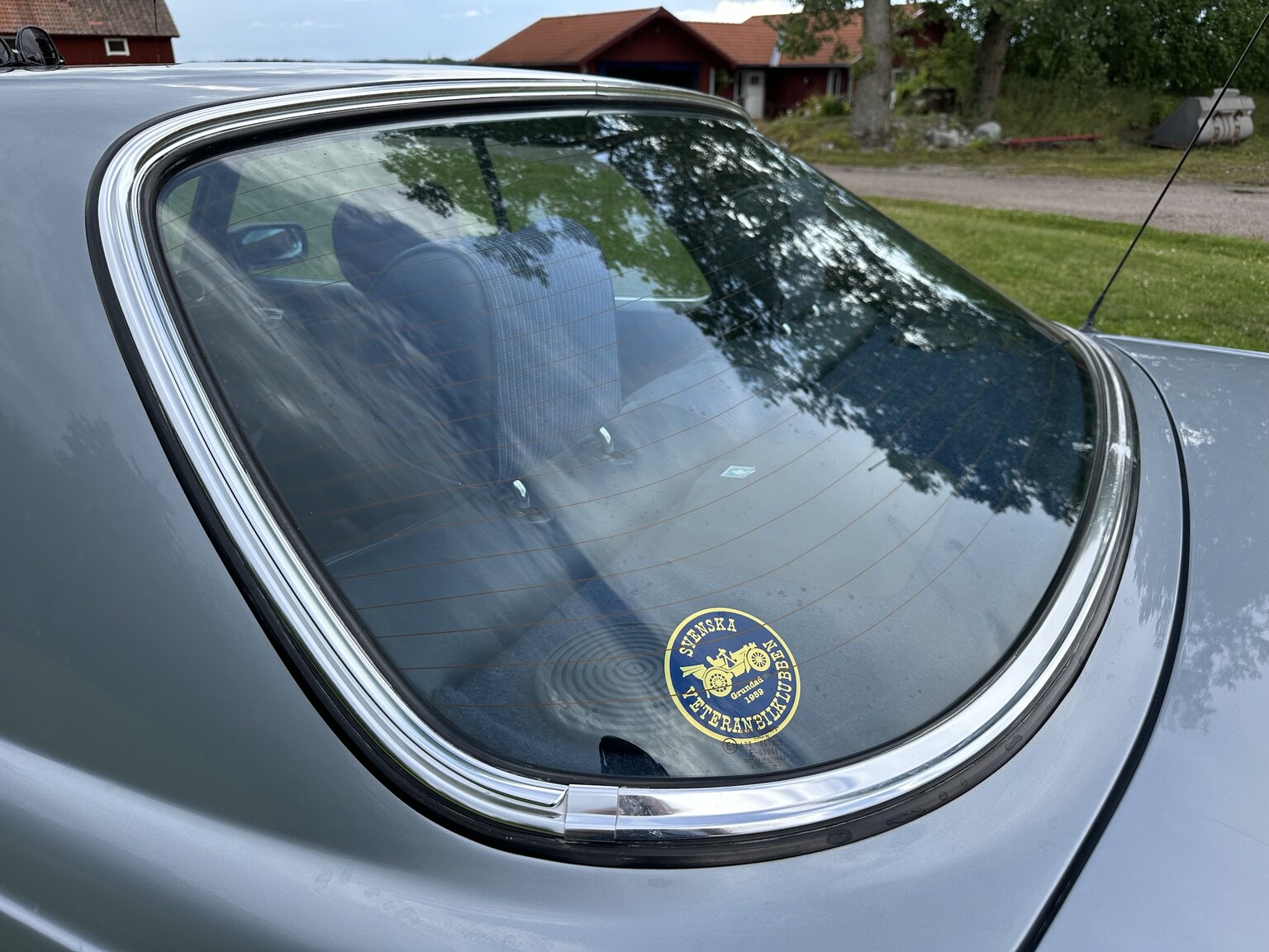 Exteriörbild på 1984 Mercedes-Benz 230 CE