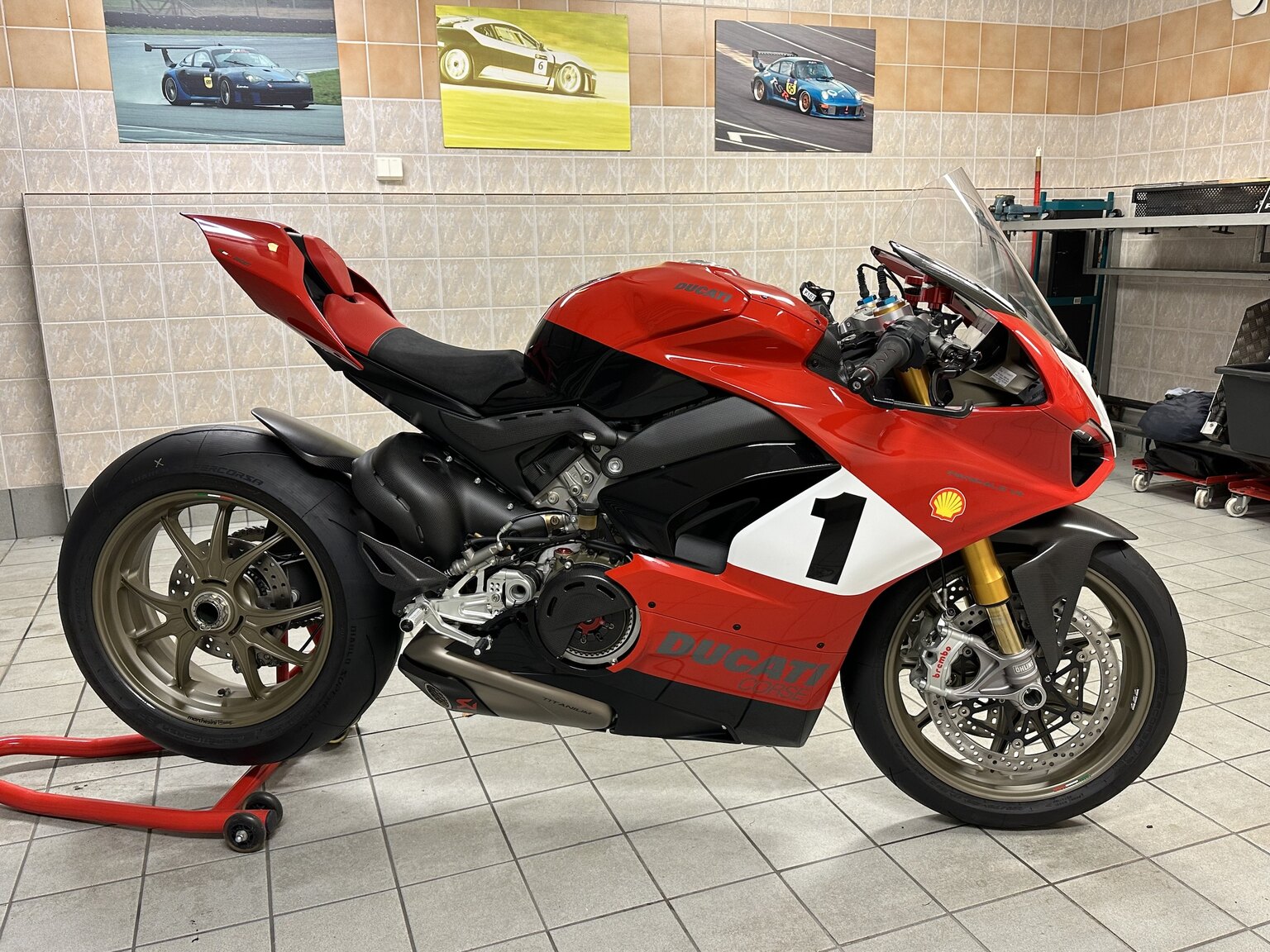 Aussenfoto 2020 Ducati Panigale V4 25° Anniversario (4)