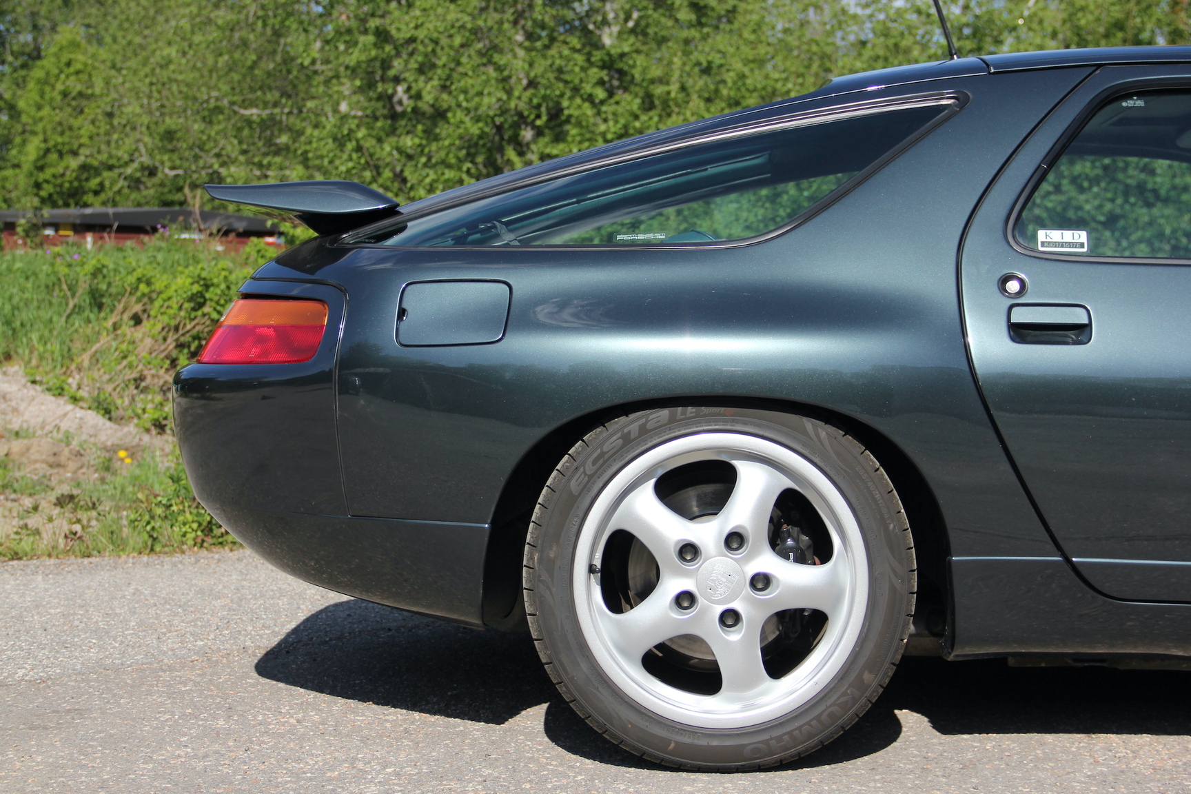 Exterior image of 1994 Porsche 928 GTS