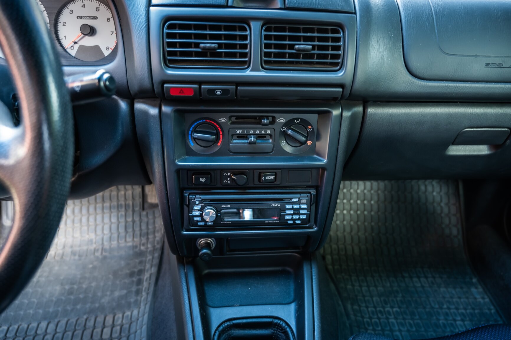 Interior image of 1999 Subaru Impreza GT (22)