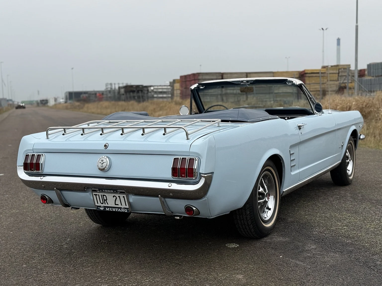 Exteriörbild på 1966 Ford Mustang Convertible 289 V8 (12)