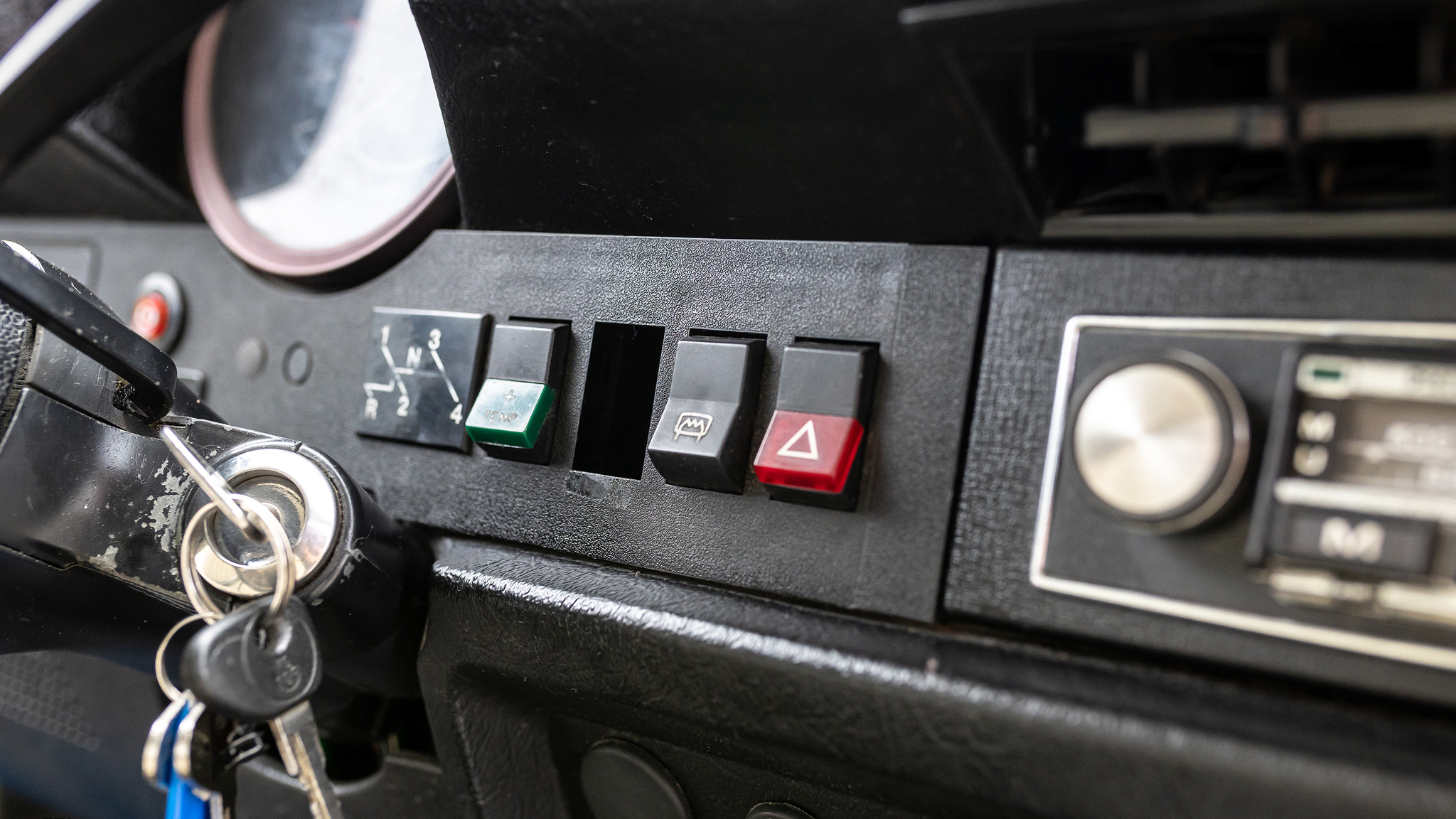 Interior image of 1973 Volkswagen Beetle 1303S 1600 (29)