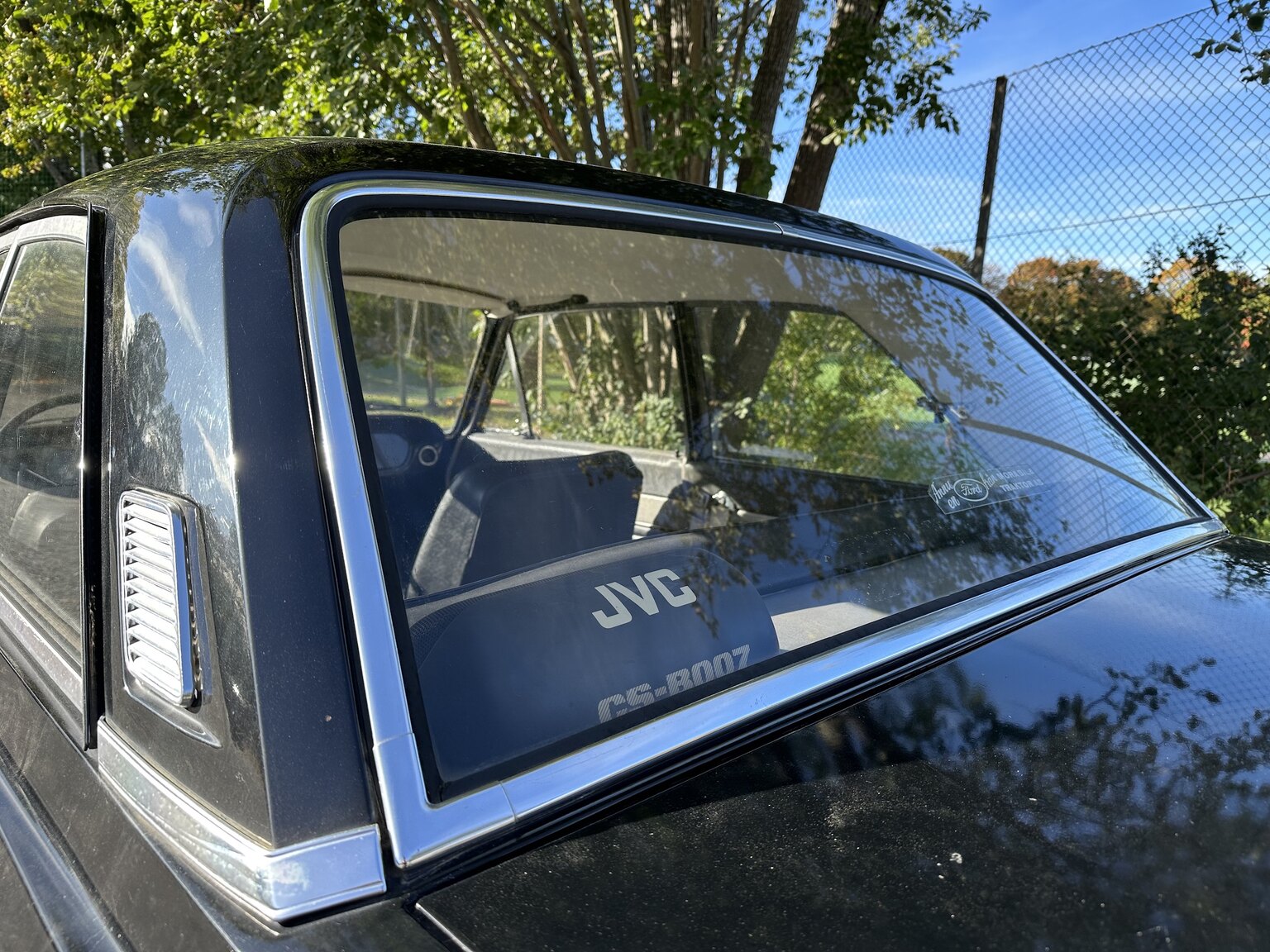 Exteriörbild på 1965 Ford Taunus 17M (15)