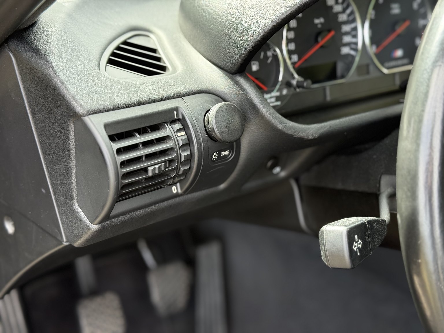 Interior image of 1999 BMW Z3 M Coupé