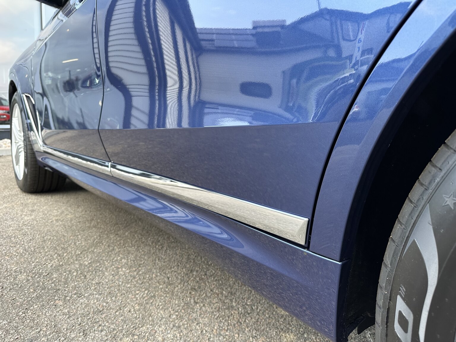 Exterior image of 2022 ALPINA XB7