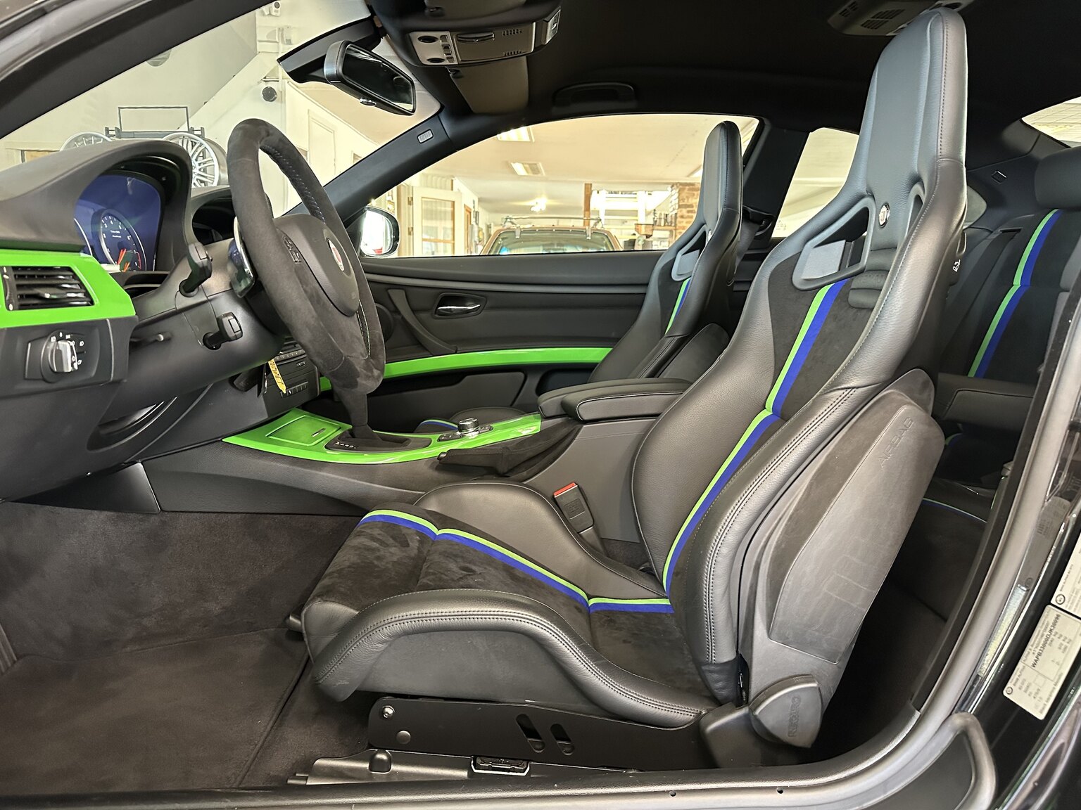 Innenraumfoto von 2013 ALPINA B3 GT3
