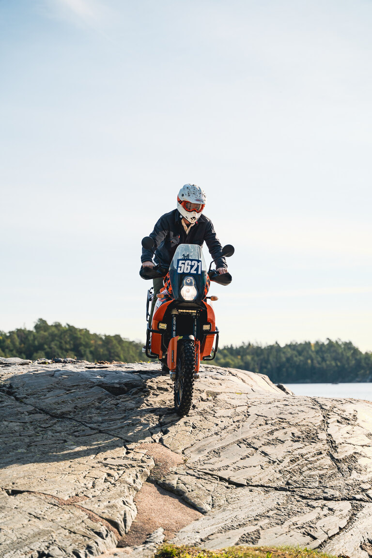 Exterior image of 2003 KTM 950 Adventure S (66)