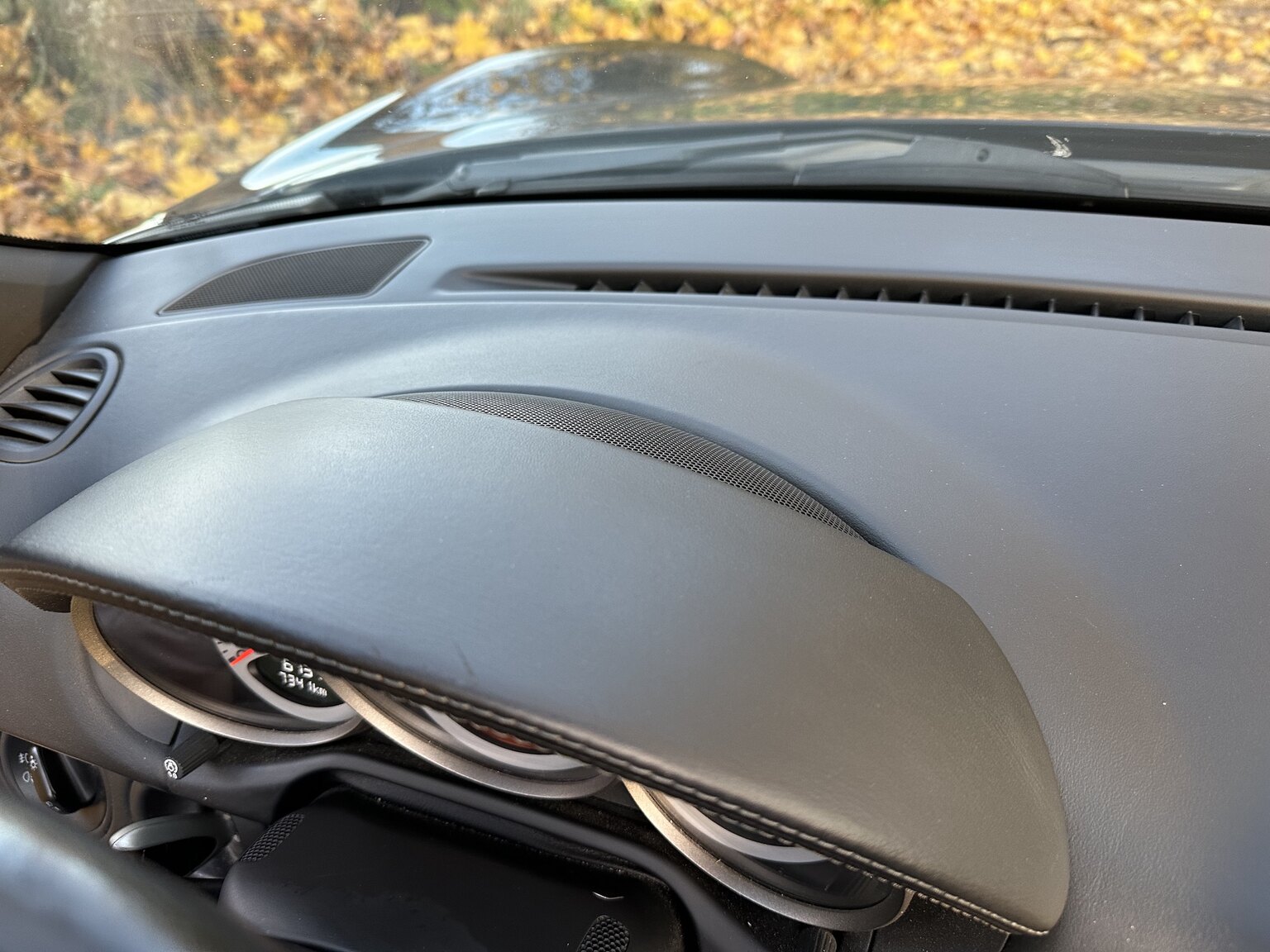 Innenraumfoto von 2005 Porsche Boxster S