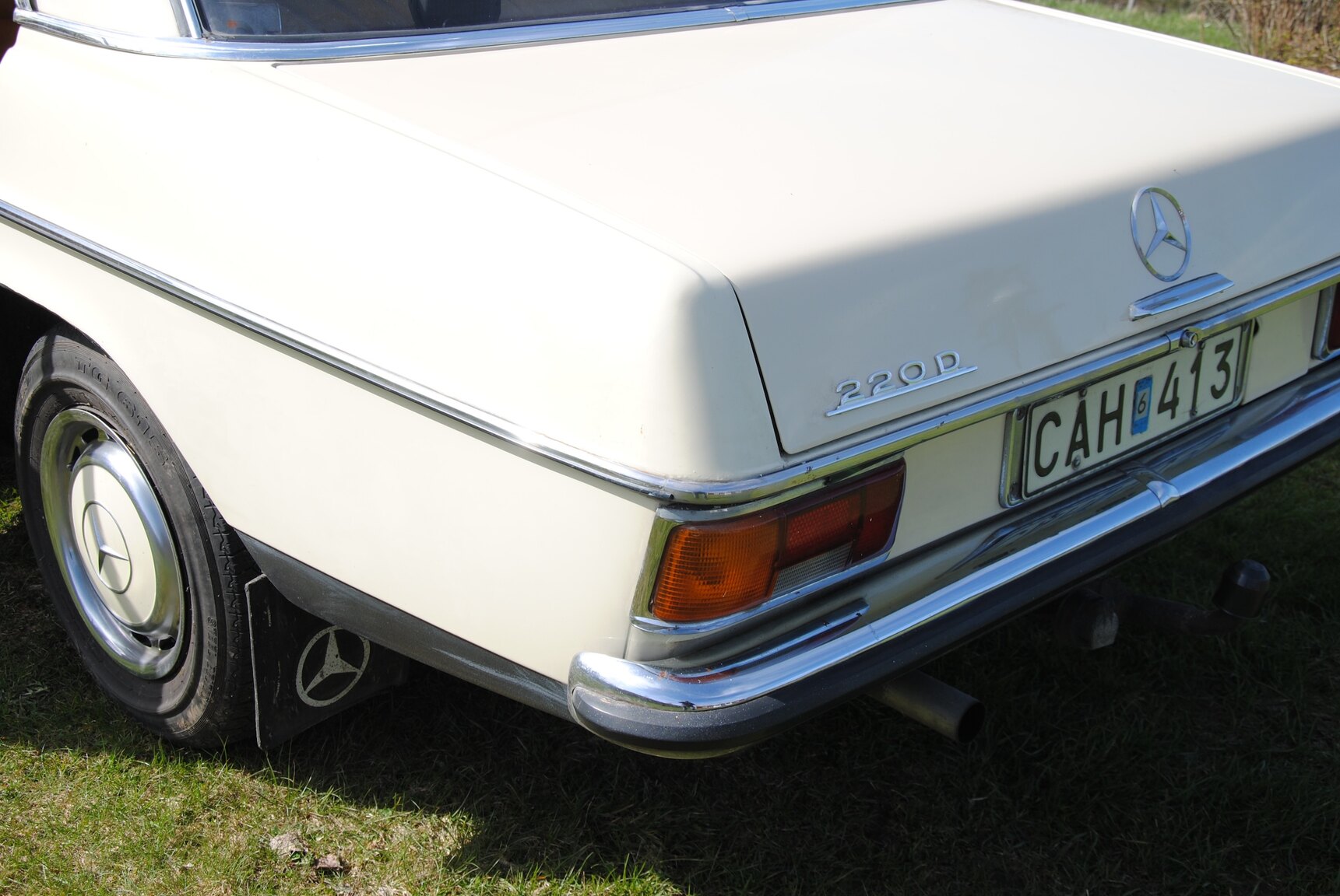 Exteriörbild på 1971 Mercedes-Benz 220D