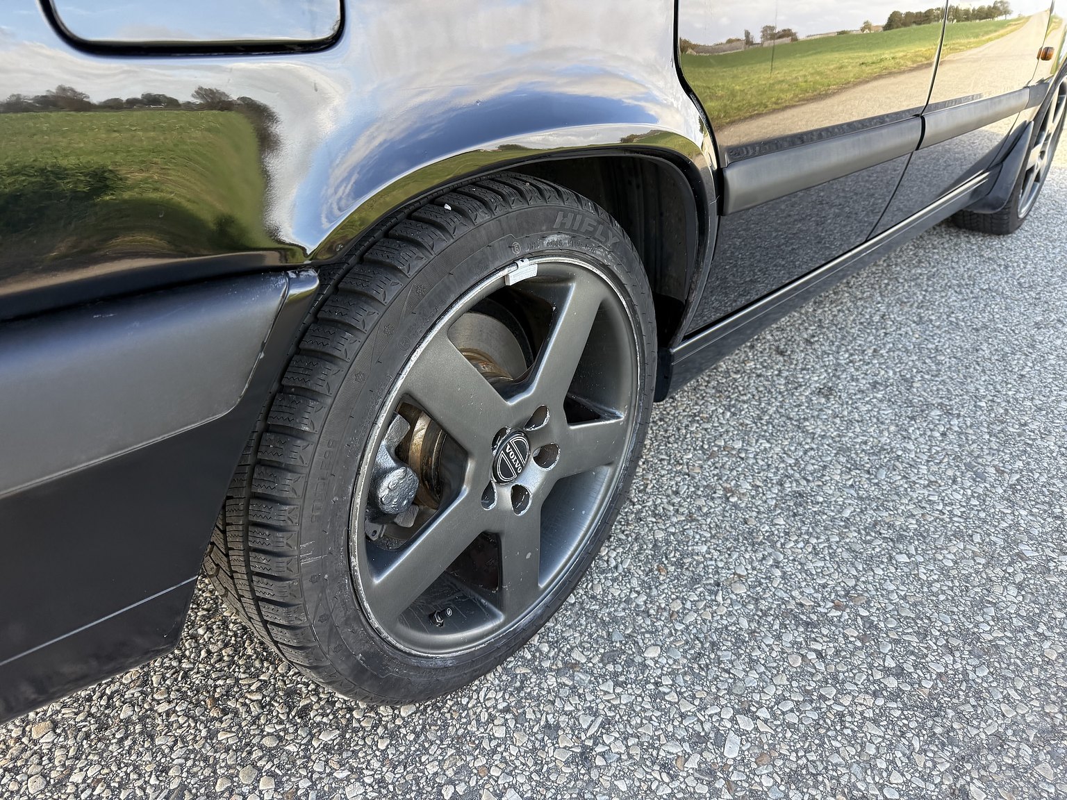 Exterior image of 1995 VOLVO 855 T5R T-5R