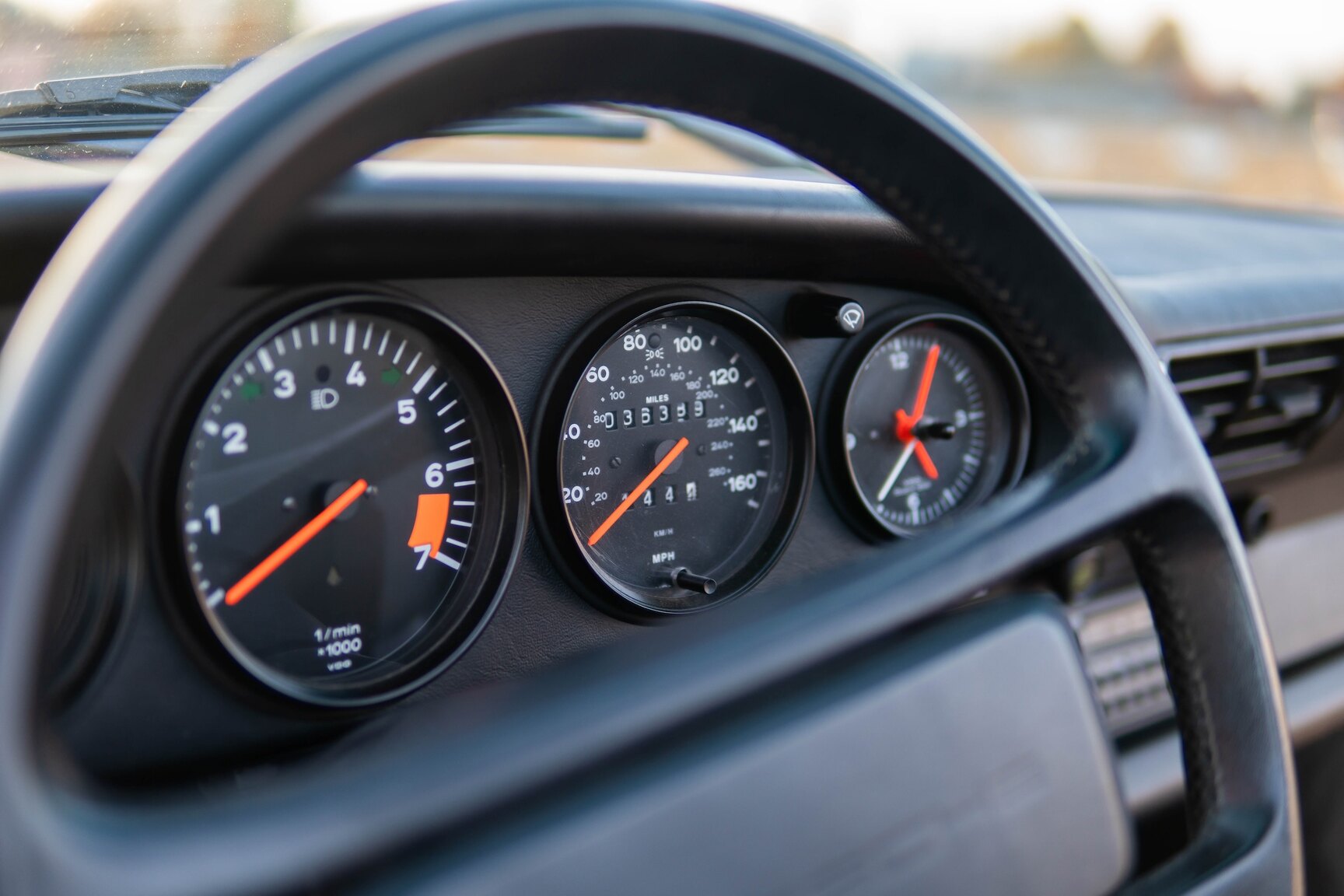 Innenraumfoto von 1987 Porsche 911 Carrera Cab 3.2