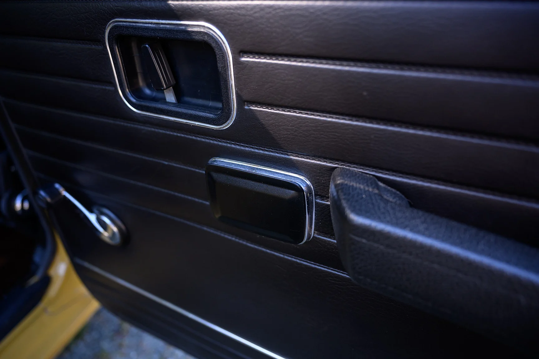 Interior image of 1971 Volvo 144 2.0 Automatic (71)