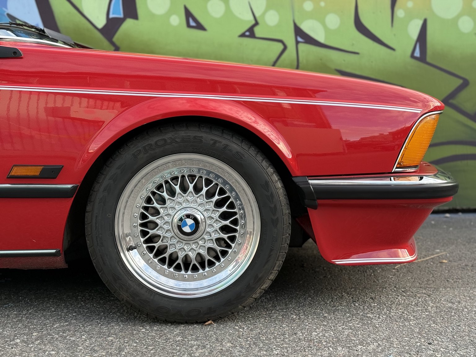 Exteriörbild på 1984 BMW 635CSi