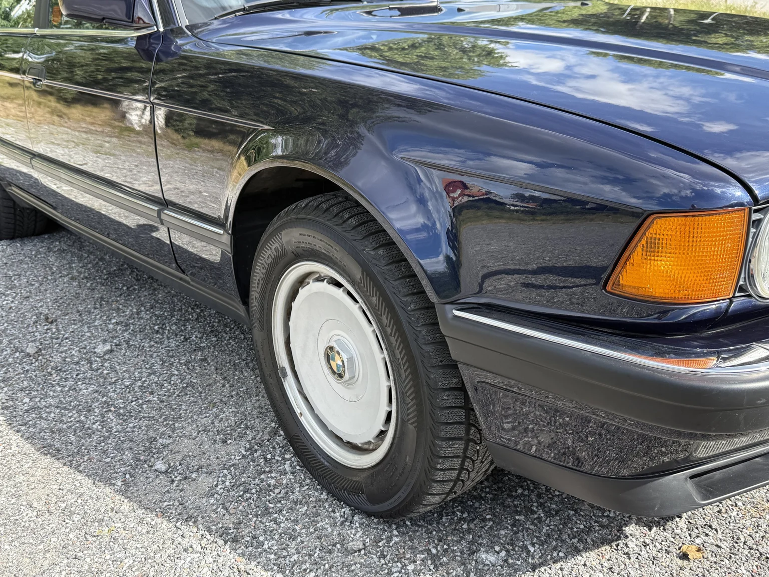 Aussenfoto 1990 BMW 750i (63)